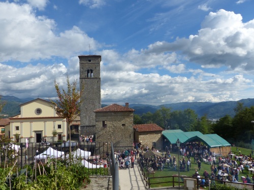 Cascio chestnut festival